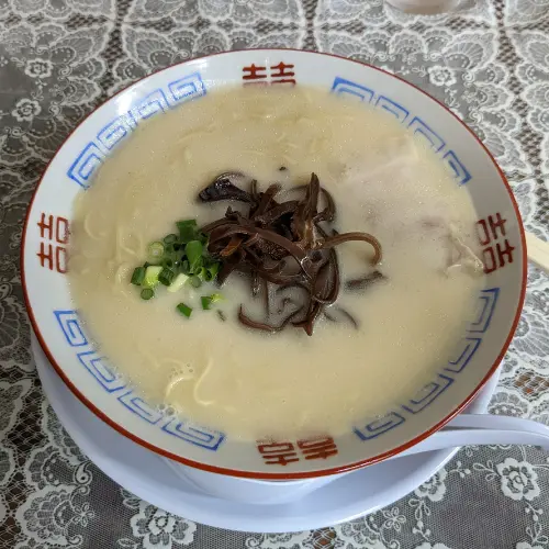 博多元気一杯!!の濃厚クリーミー豚骨スープのラーメン