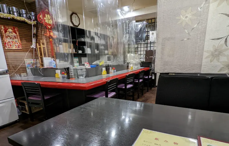 満宝香中華料理の店内