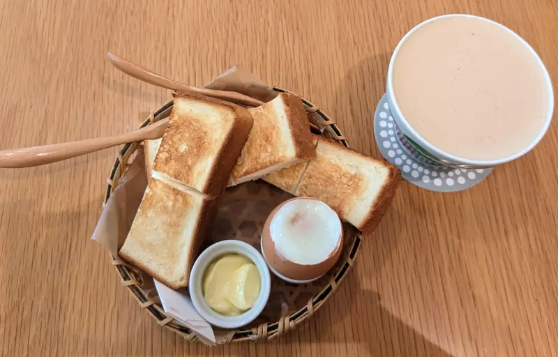 山水水出珈琲のダッチホット珈琲とモーニング