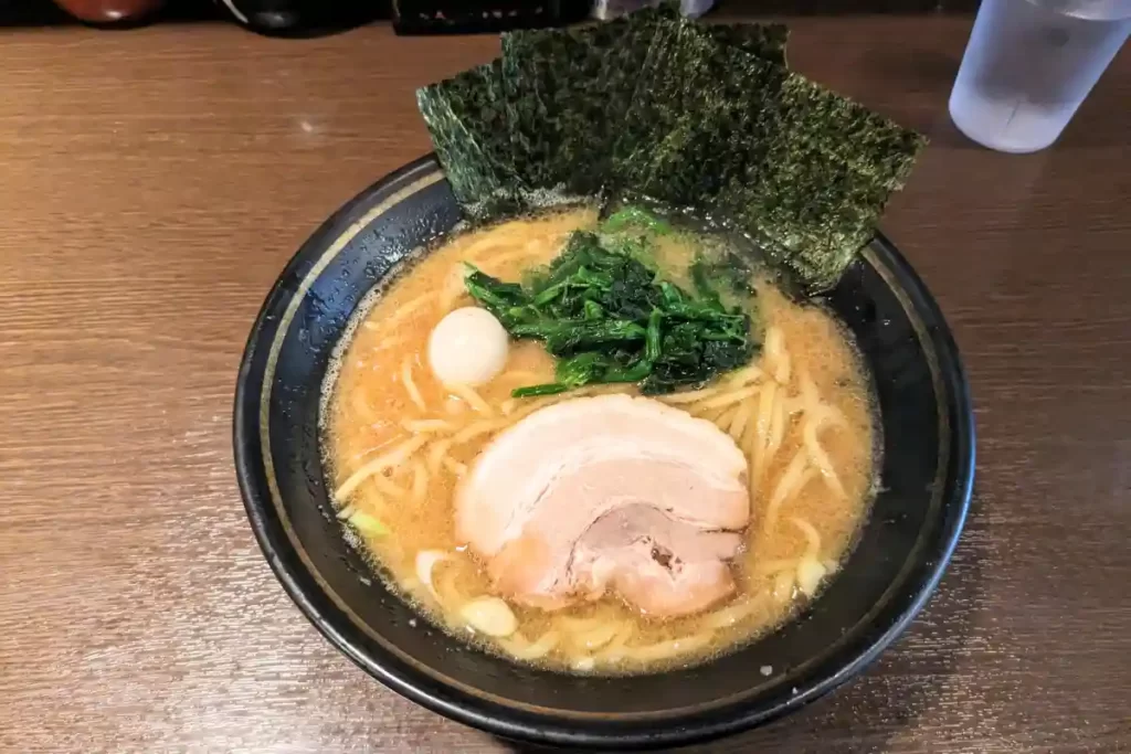 家系ラーメン壱壱家のラーメン